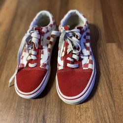 red checkered vans !!