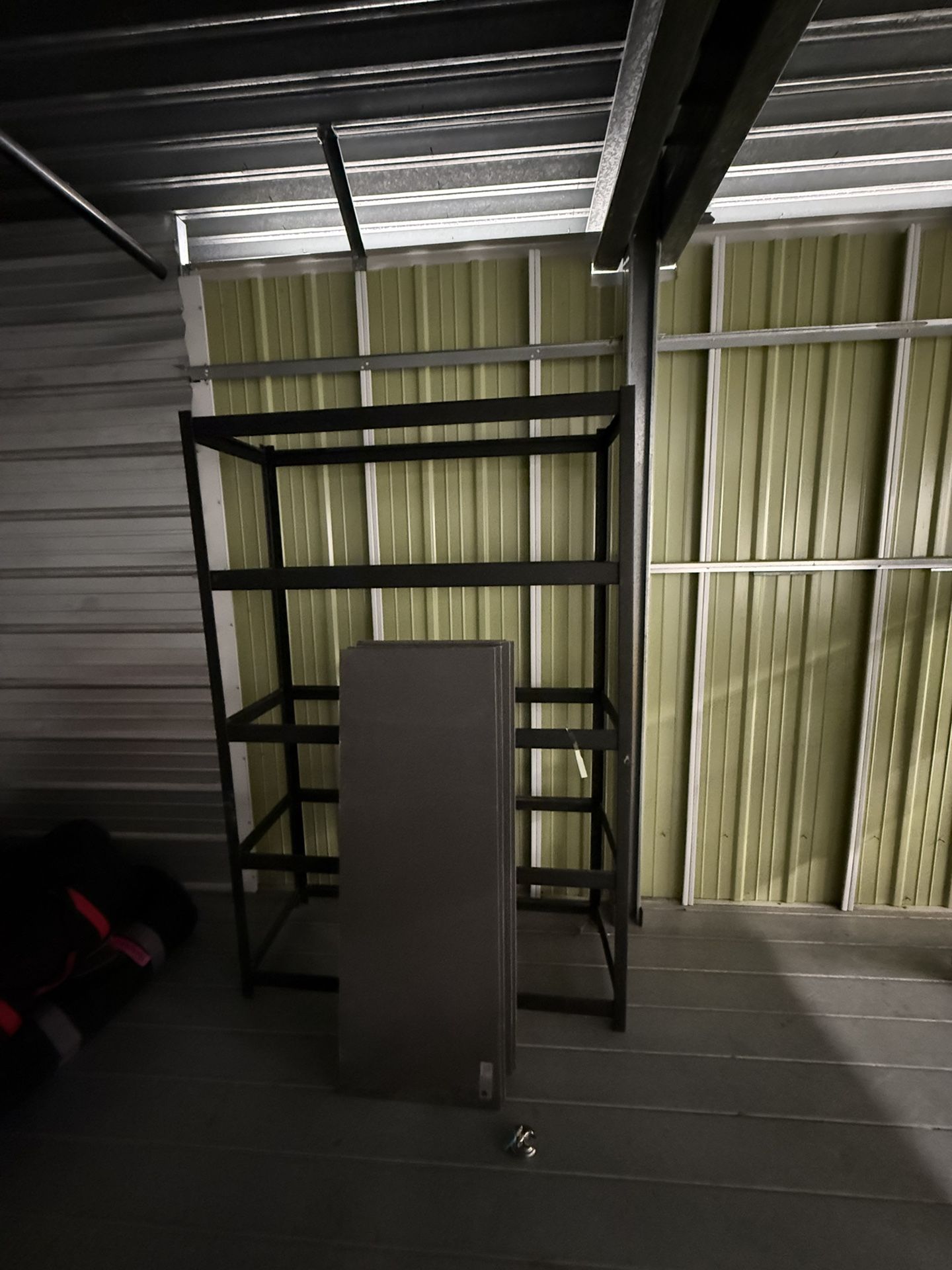 Free shelves