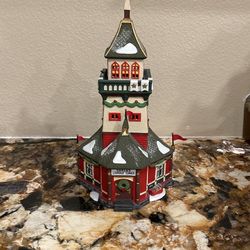 Department 56 Santa’s Lookout Tower