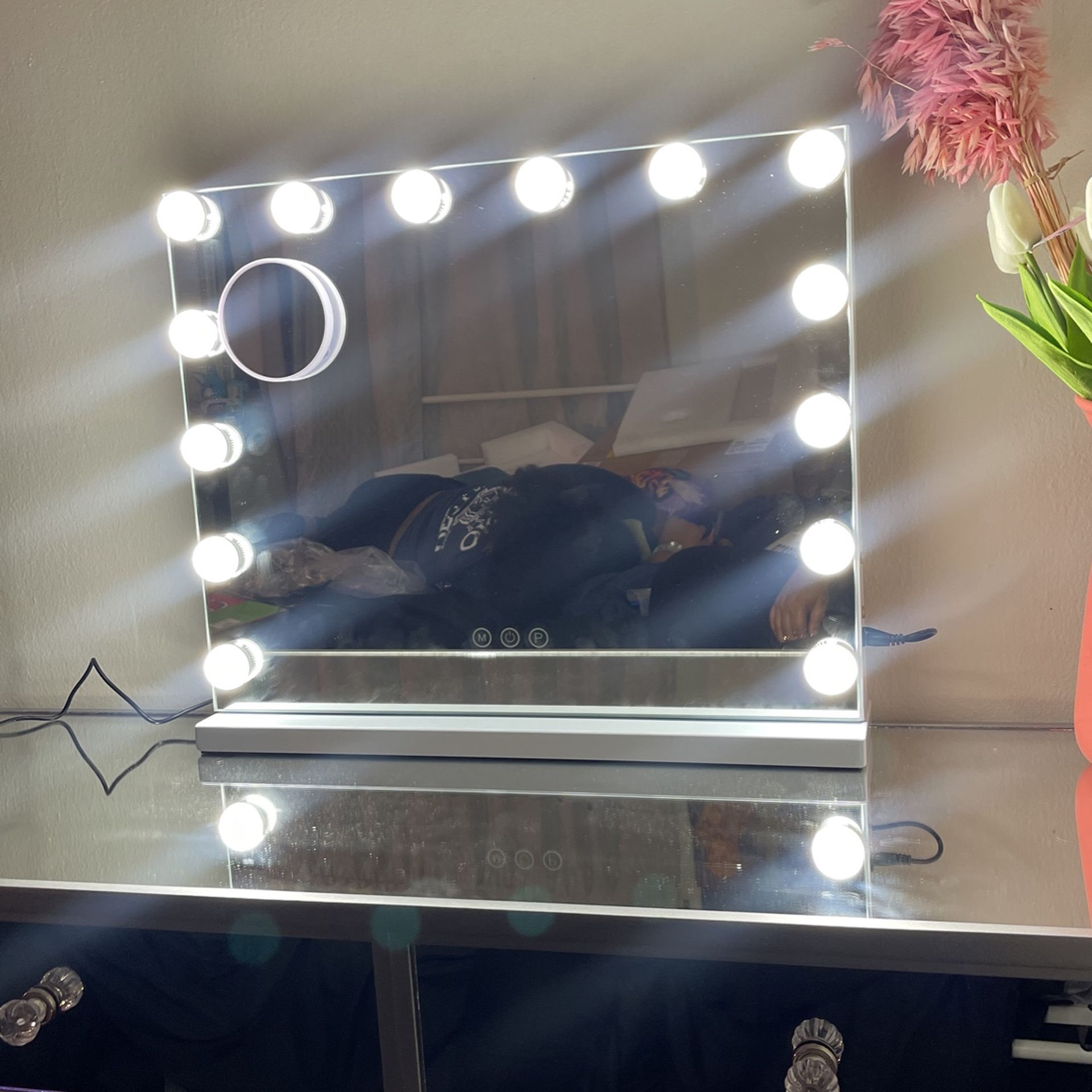 Hollywood Makeup Vanity Mirror With Lights