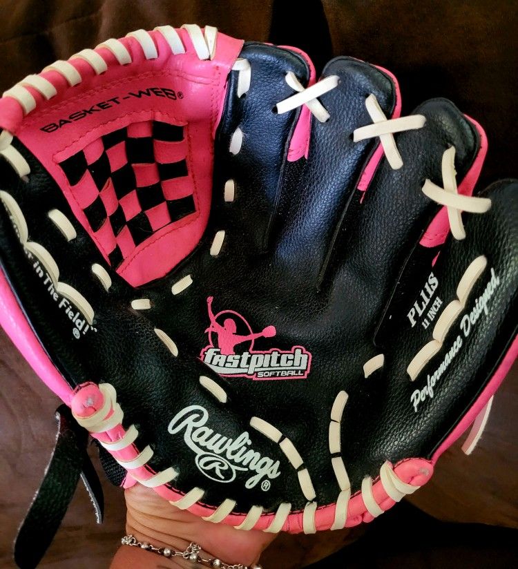 RAWLINGS BRAND YOUTH BASEBALL GLOVE ⚾️
