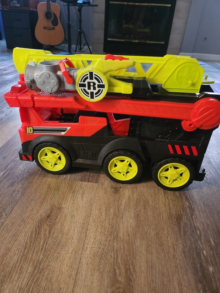 Reacue Heros Transforming Fire Truck Lights And Sounds