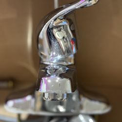 Moen Bathroom Faucets X 3 (CASH ONLY)