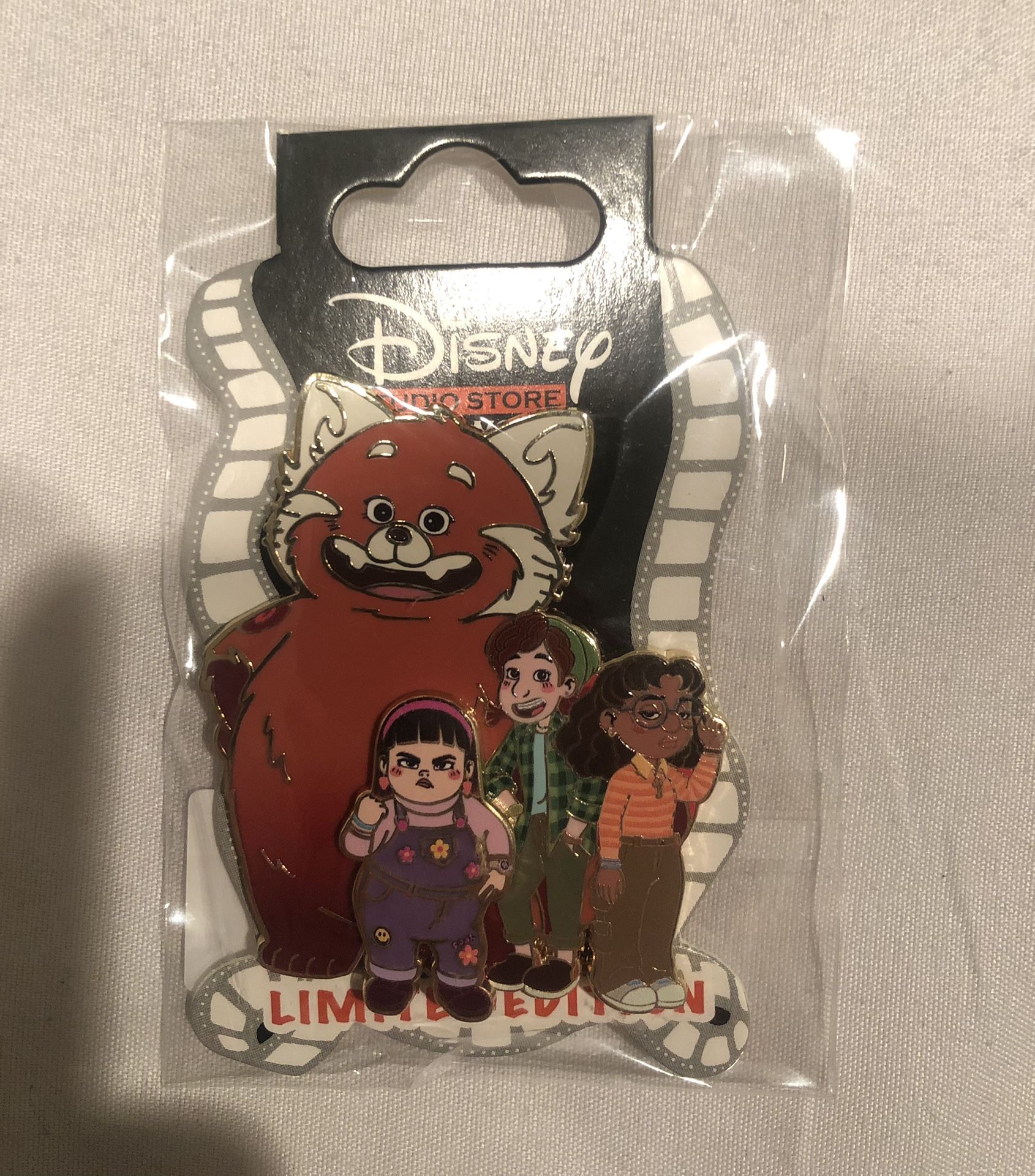 Disney Mei Miriam Priya & Abby Pixar Turning Red LE 400 Pin DSF DSSH Red Panda
