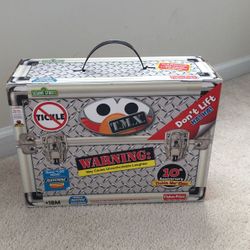 Tickle me Elmo (T.M.X) 10th anniversary brand new!!