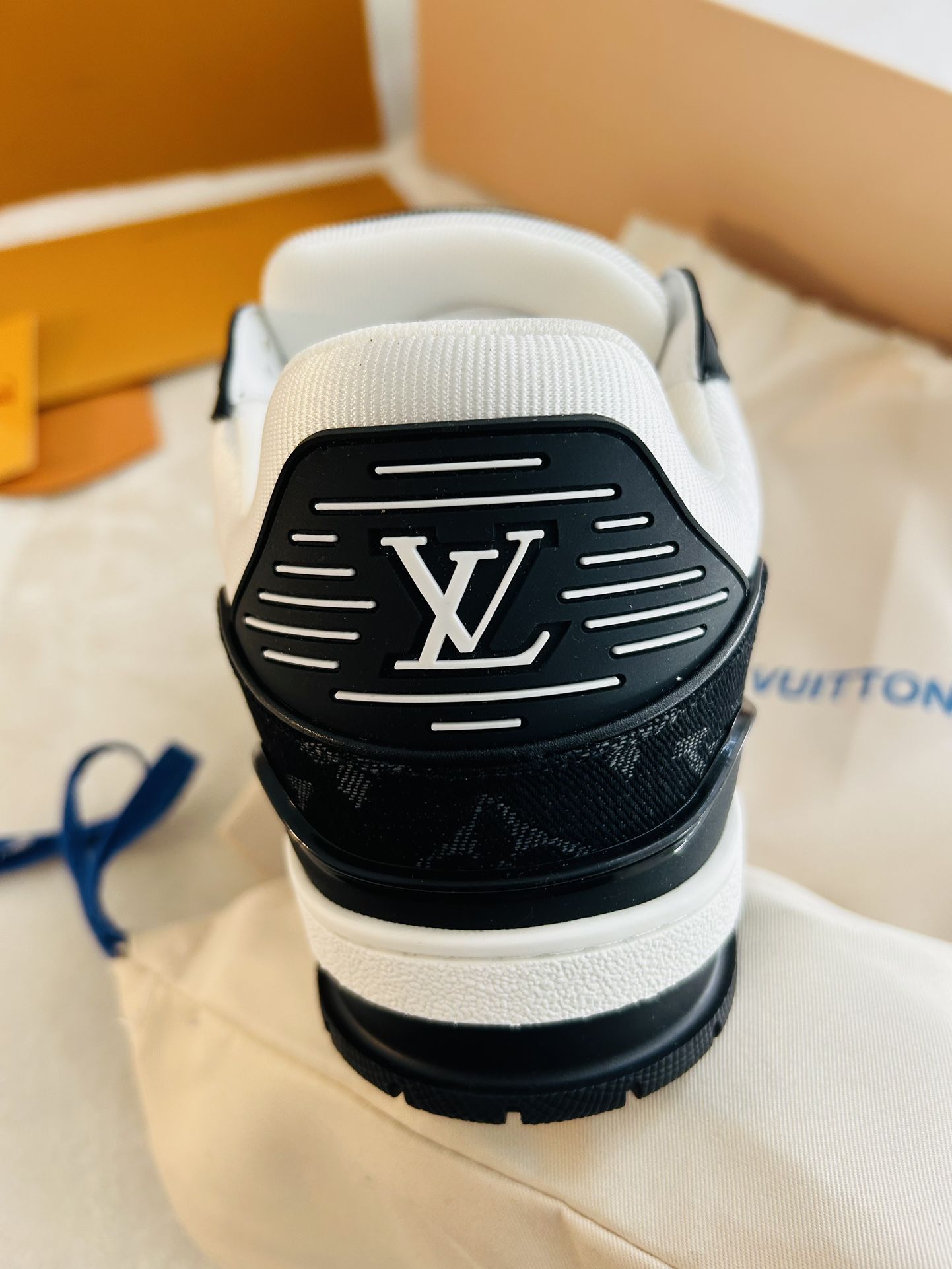 Empty LV Louis Vuitton Shoe Box for Sale in Palos Verdes Estates, CA -  OfferUp