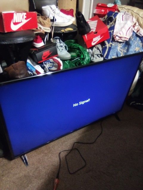 ** PHILLIPS 50" ANDROID TV ** WORKS GREAT ** $150 obo