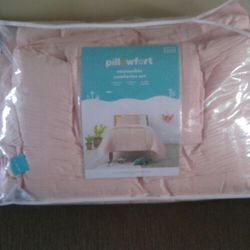 Pillowfort Comforter Set