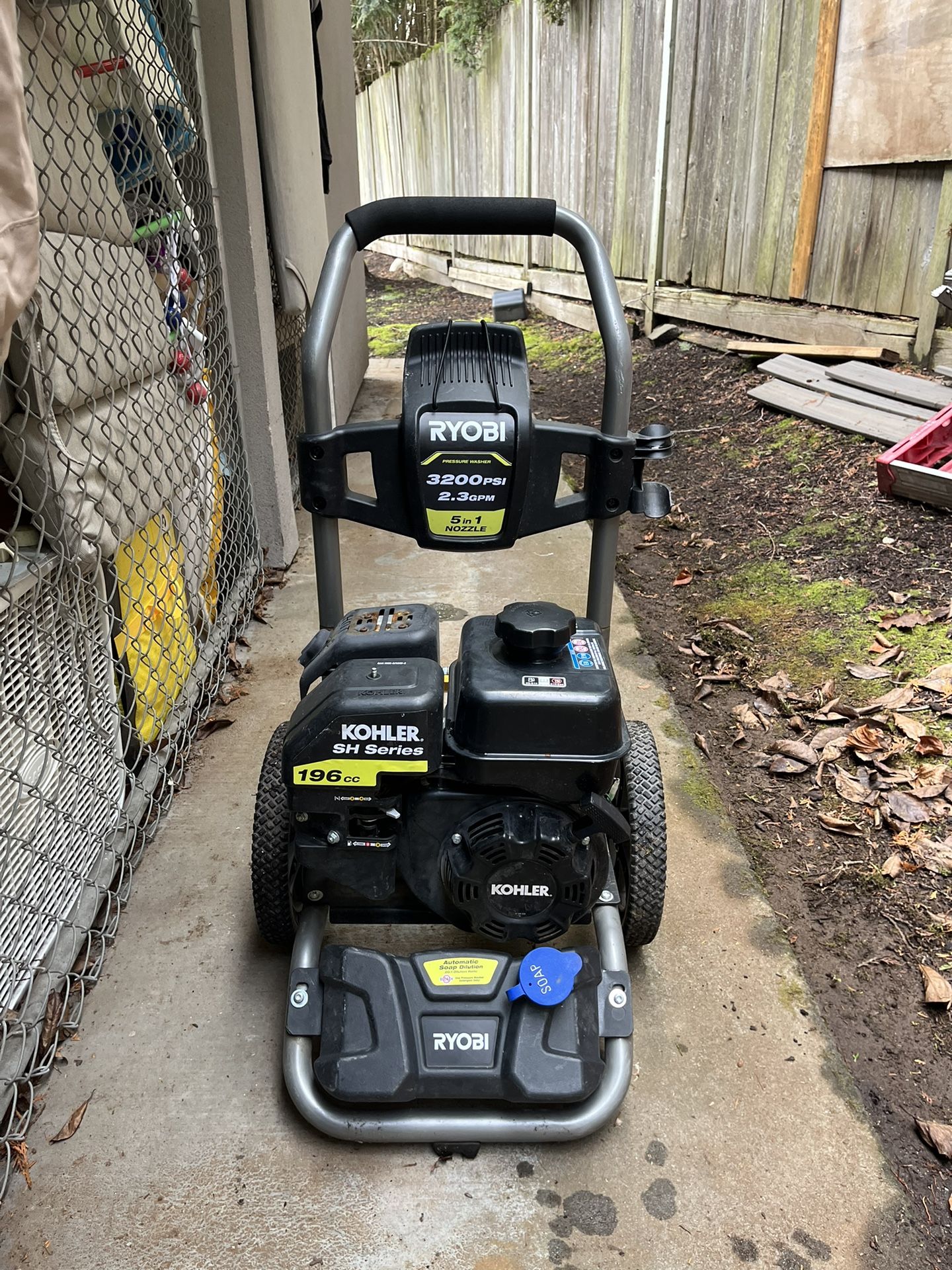 Ryobi 3200 PSI 2.3gpm cold water powerwasher and surface cleaner