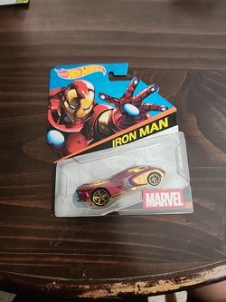Hot Wheels Iron Man 1/64 Scale Character Car Marvel Comics Avengers New 2014 Lm