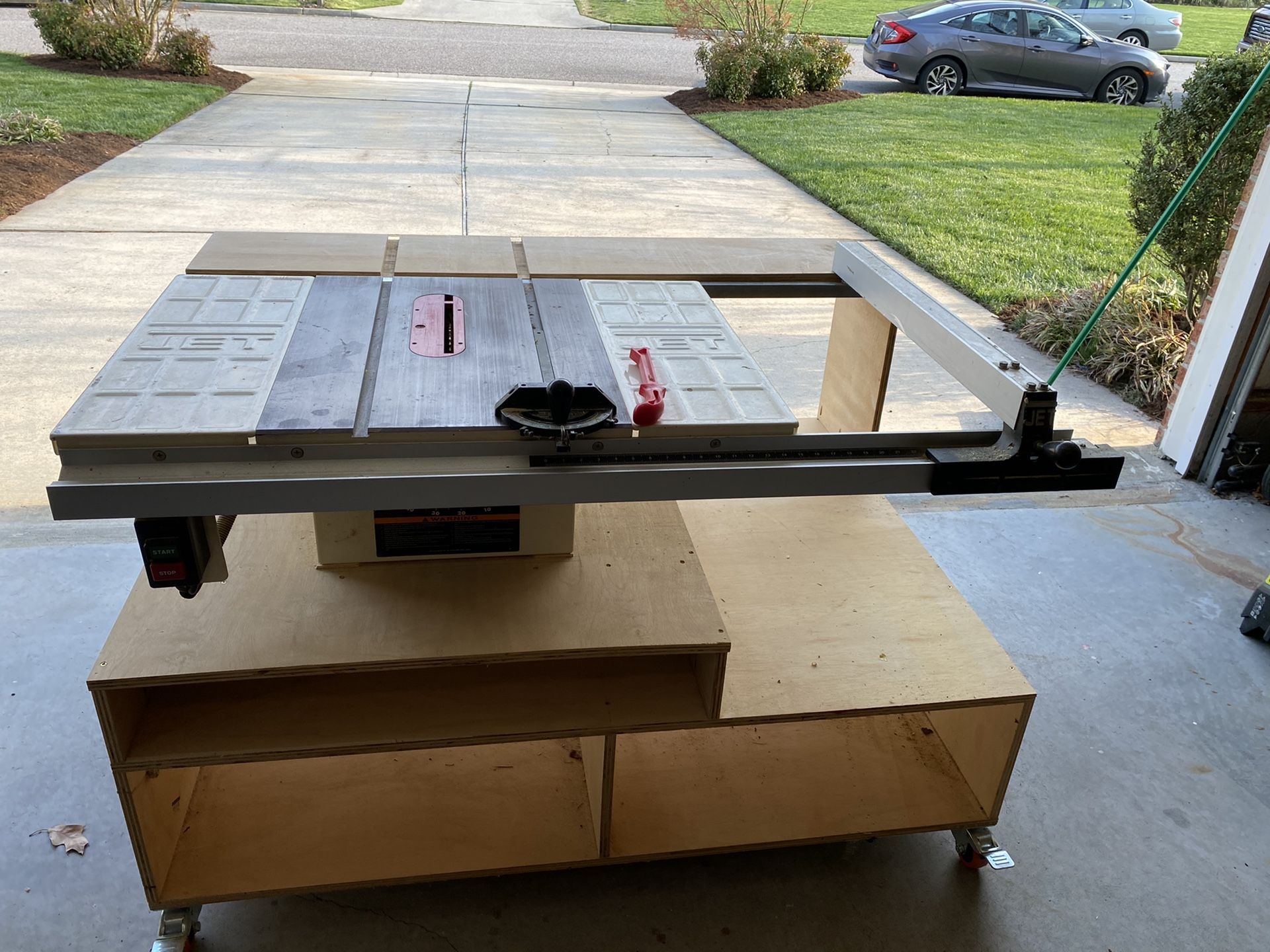 Jet 10” JWTS10 table saw with mobile base and cross cut sled for Sale