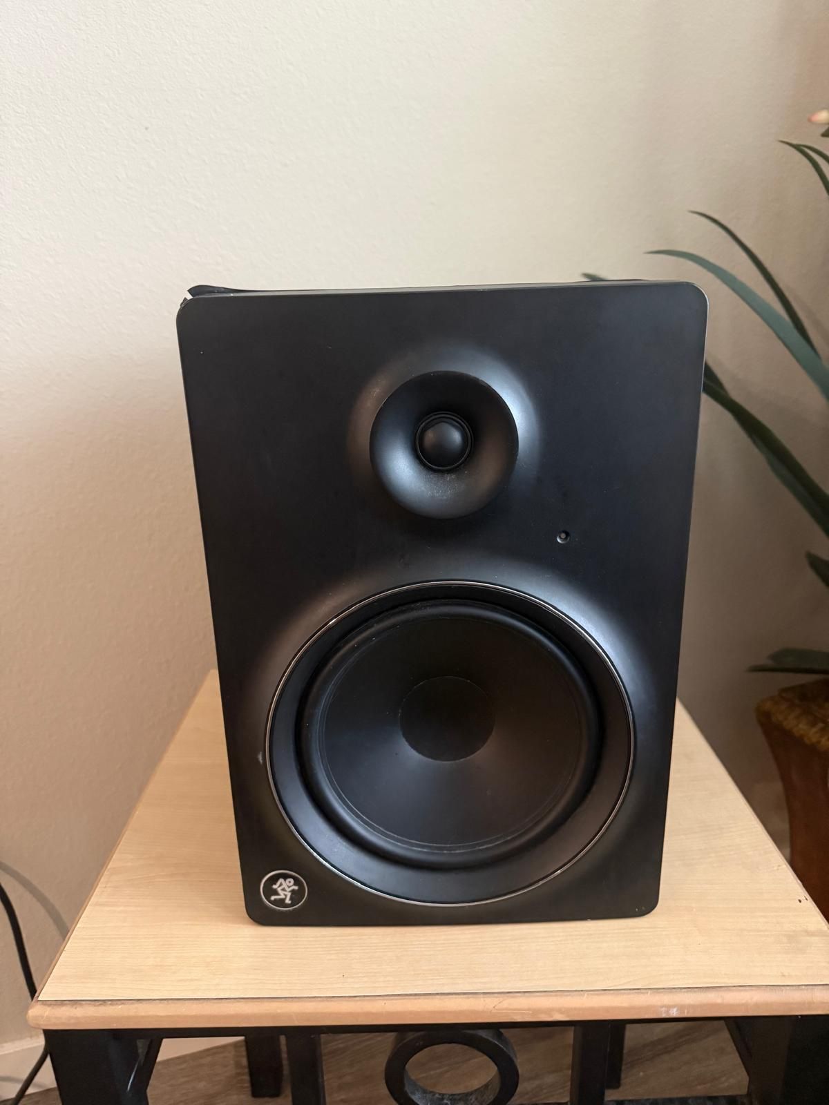 M-Audio MR8 MK2 Active Studio Monitor