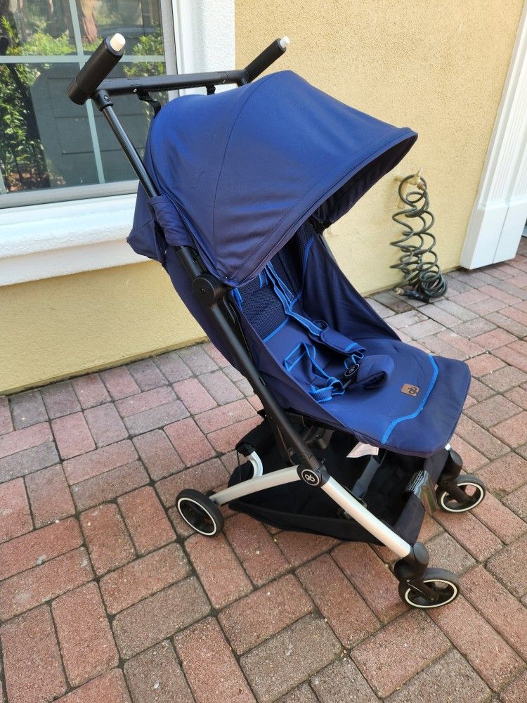 gb Pockit+ All City stroller compact foldable airplane  lightweight 