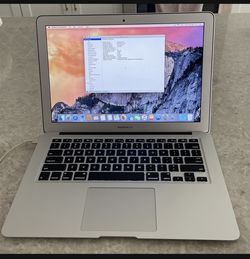 MACBOOK APPLE AIR LAPTOP