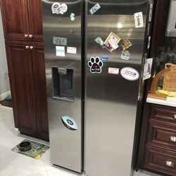 Refrigerator 