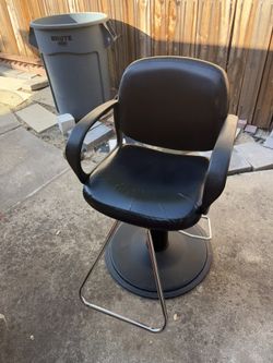 Barber Chair Good Condition