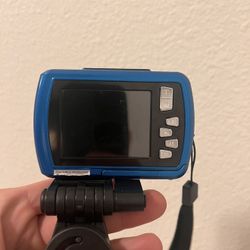 Polaroid IS048 16 MP 2.4" Digital Waterproof Camera