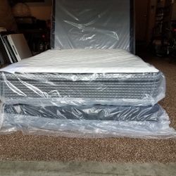 New Full Size Mattress Boxspring 