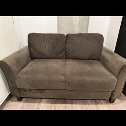 Brown Couch With Good Vision 