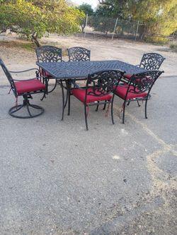 Patio Table and 6 Chairs w/ Cushions
