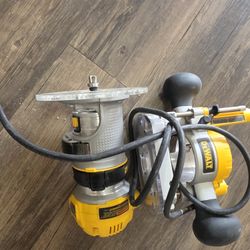 Dewalt  Router