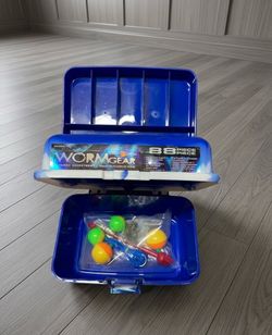 South Bend Worm Gear 88-Piece Fishing Tackle Box