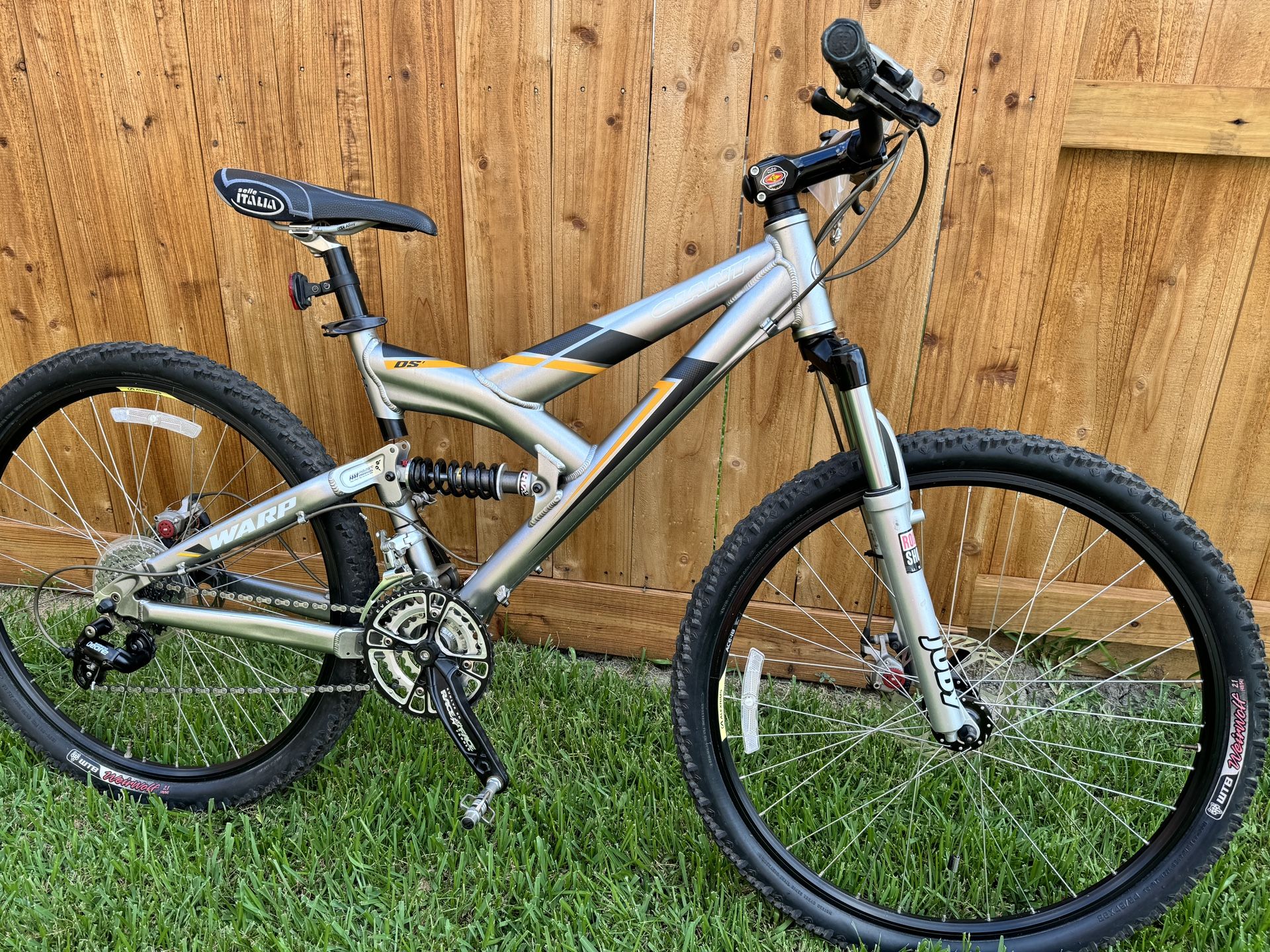 Giant WARP Mountain Bike for Sale in Old Rvr-wnfre, TX - OfferUp