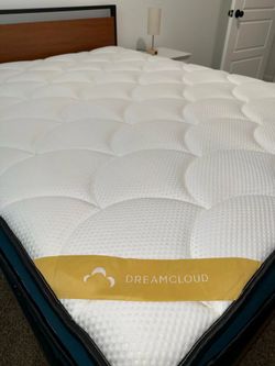 DreamCloud Premier Rest Queen Mattress – $400
