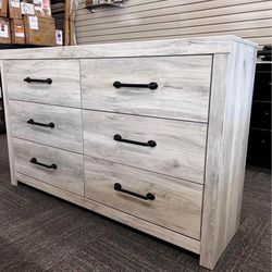 6 Drawer Dresser, Wispy white finish