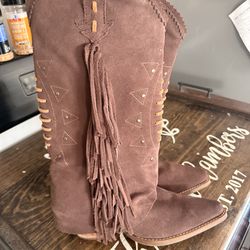 Brown Dingo cowboy boots