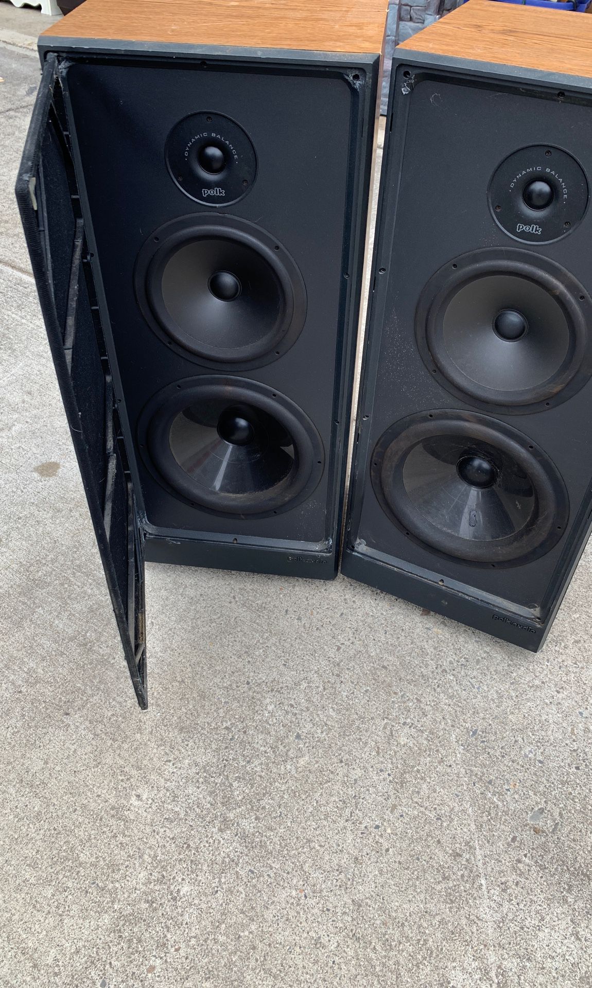 Polk audio model S 10 floor speakers 20 to 200 Watts