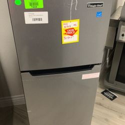 MAGIC CHEF REFRIGERATOR KCH14