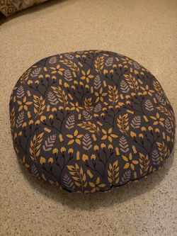 Floor pillow or pet bed