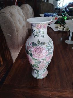 Vintage Toyo porcelain famille rose soft pink enameled flower vase