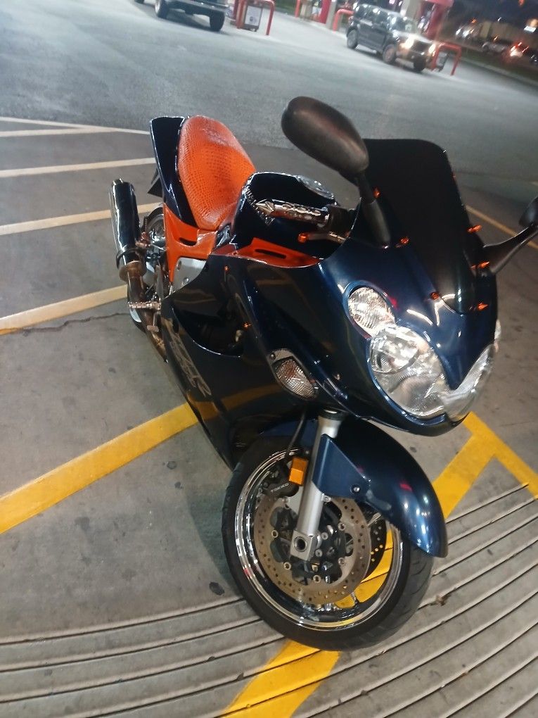 2005 Kawasaki ZZR1200