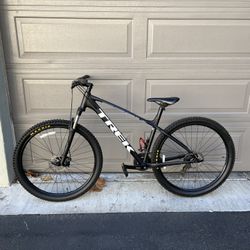 Trek Marlin 4 Mountain Bike