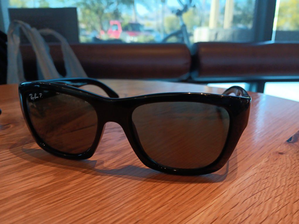 Ray-ban Polirized Sunglasses 