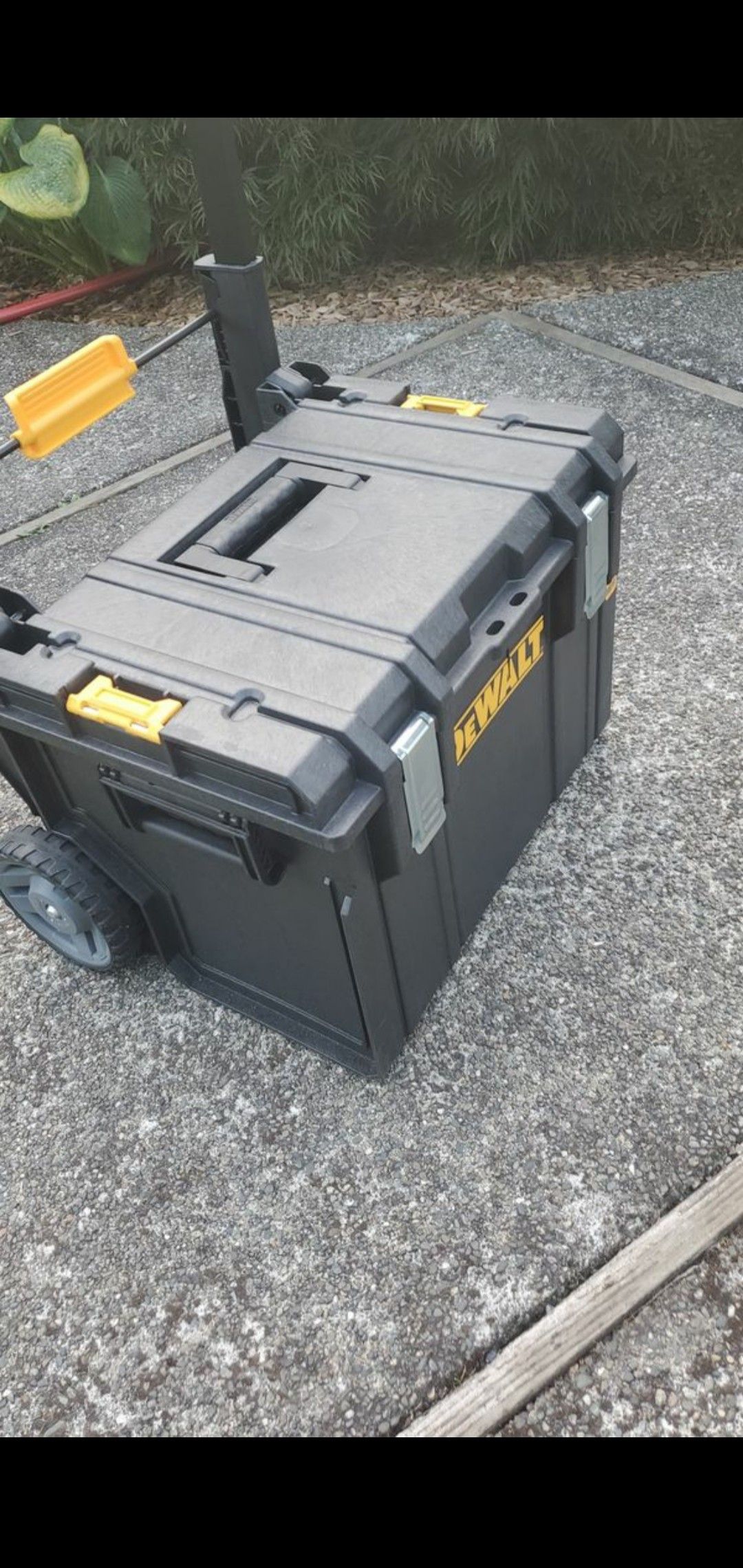 Dewalt tool box