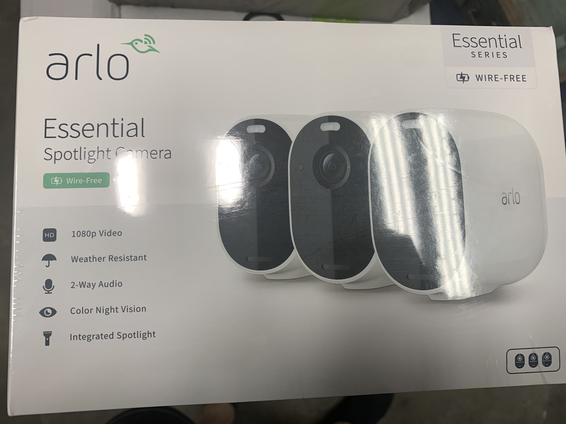 NEW arlo essential 3 camera security kit