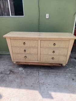 Dresser