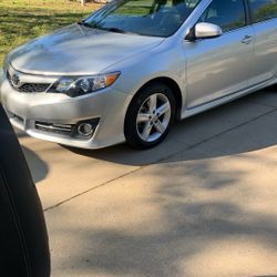 2014 Toyota Camry  low mileage 126k