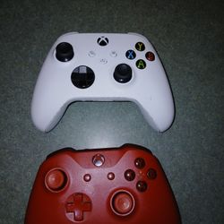 Two Xbox One Controller