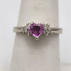 14kt 2.9G White Gold Ring With .18ct Total Weight Diamond And Pink Stone 