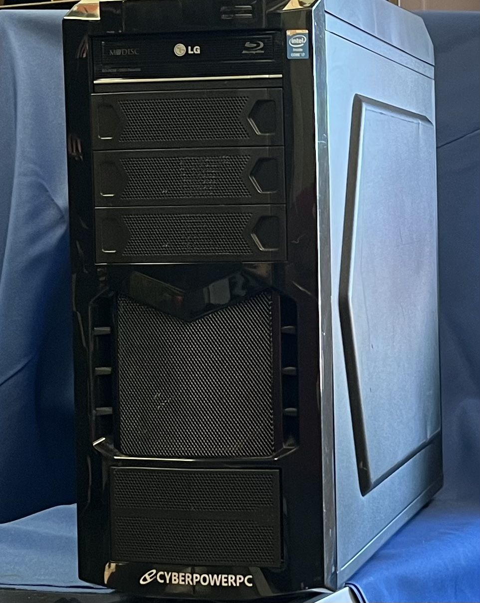 Older Cyberpower Gaming PC i7-4770K - 16GB Ram - 800 W Psu - No OS