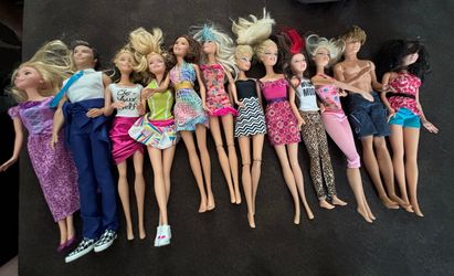 BARBIE DOLLS + ACCESSORIES