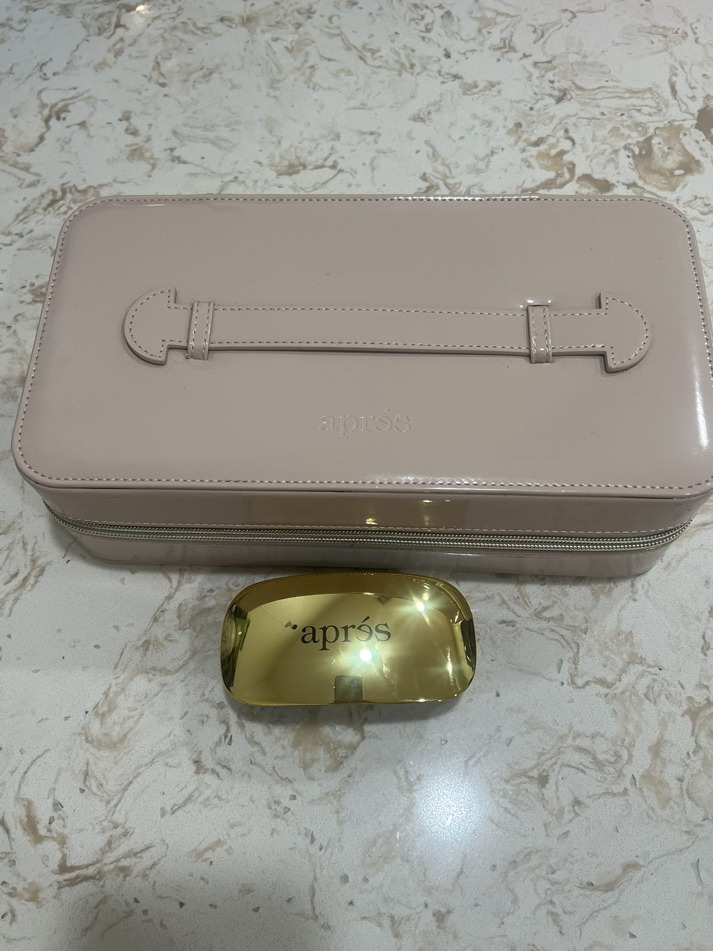 Apres Nail Lamp + Case