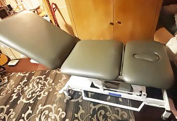 Stonehaven massage Balance treatment table 275 pick up only