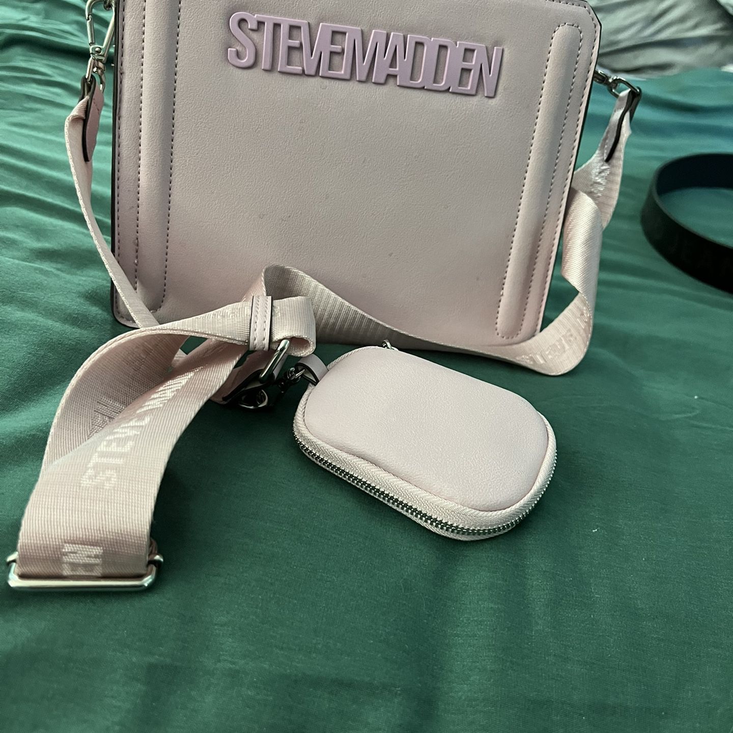 Steve Madden Bright PINK crossbody bag - NWT for Sale in Alpharetta, GA -  OfferUp