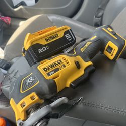 New Dewalt XR 20 Volt Oscillating Multitool & 5AH Battery