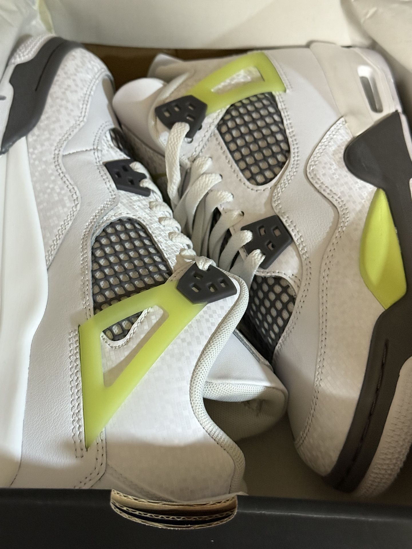 Jordan’s  Retros 4 